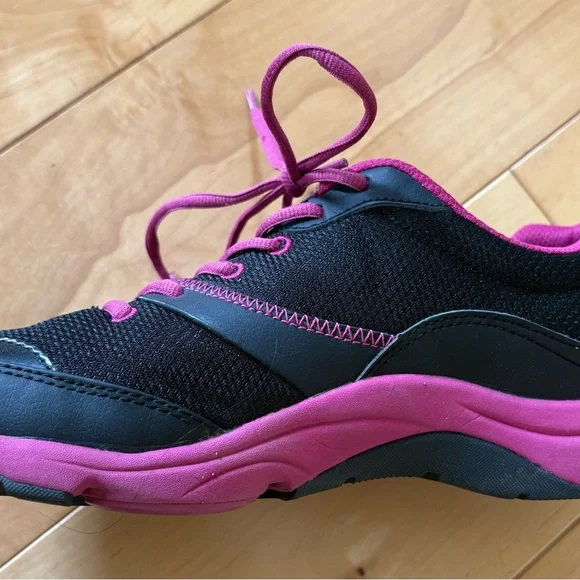 VIONIC | Black and Pink Sneakers with Sporty Design | SIZE 7.5 - Picture 7 of 12